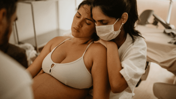 ACOLHIMENTO NA HORA DO PARTO - Carla Carvalho